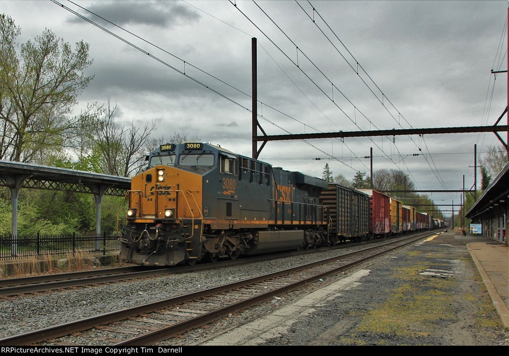 CSX 3080 leads Q404